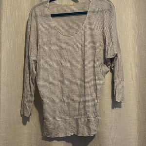 Alternative grey and white striped 3/4 sleeve